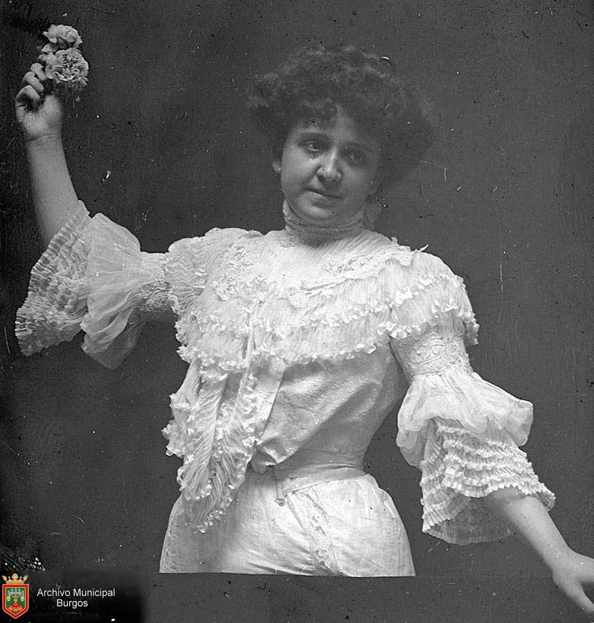 mujer flores antiguo